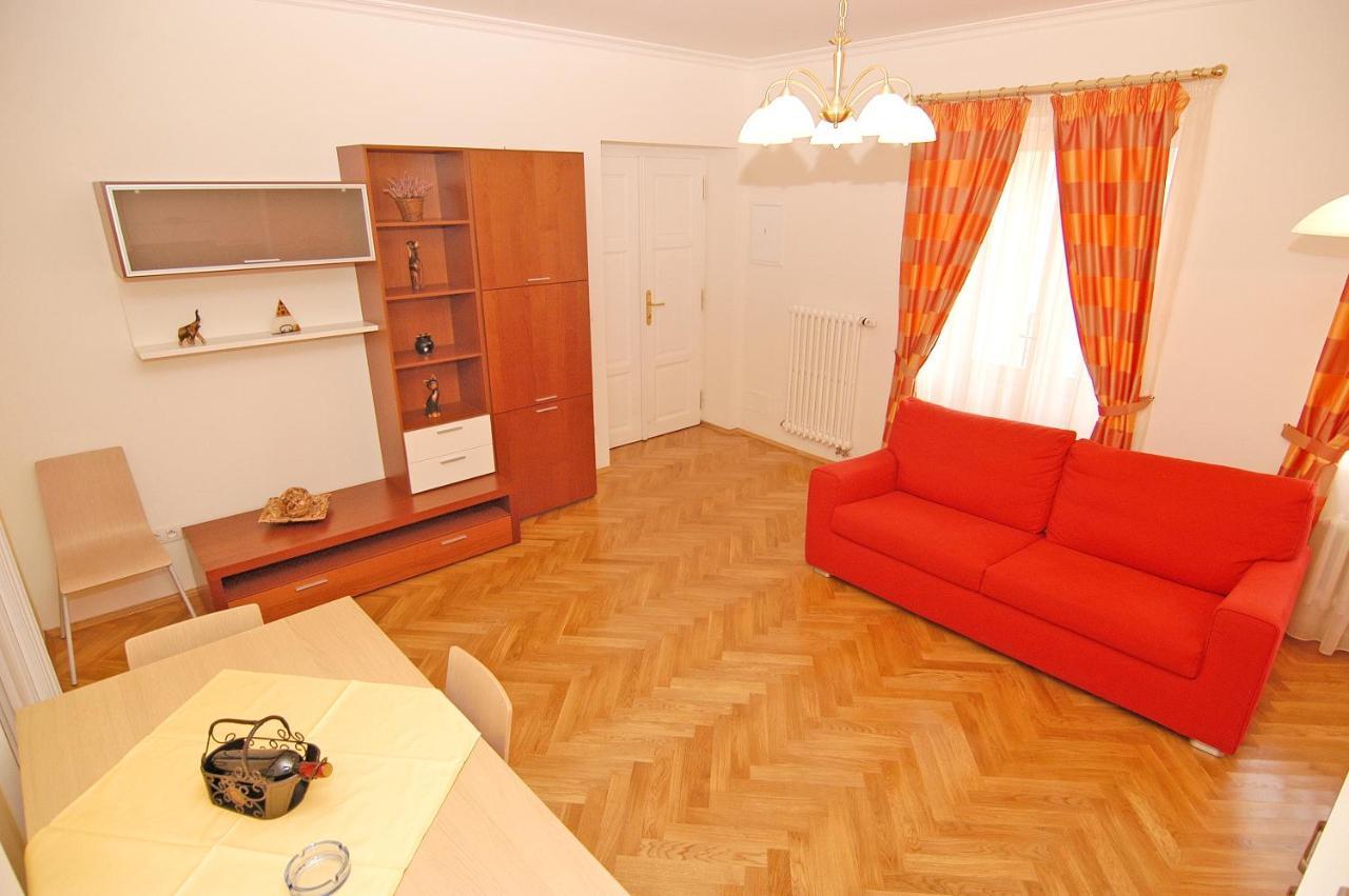 Residence La Familia Praga Zewnętrze zdjęcie
