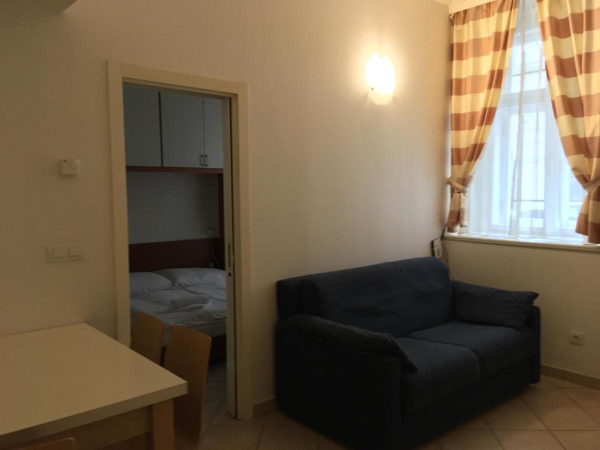 Residence La Familia Praga Zewnętrze zdjęcie